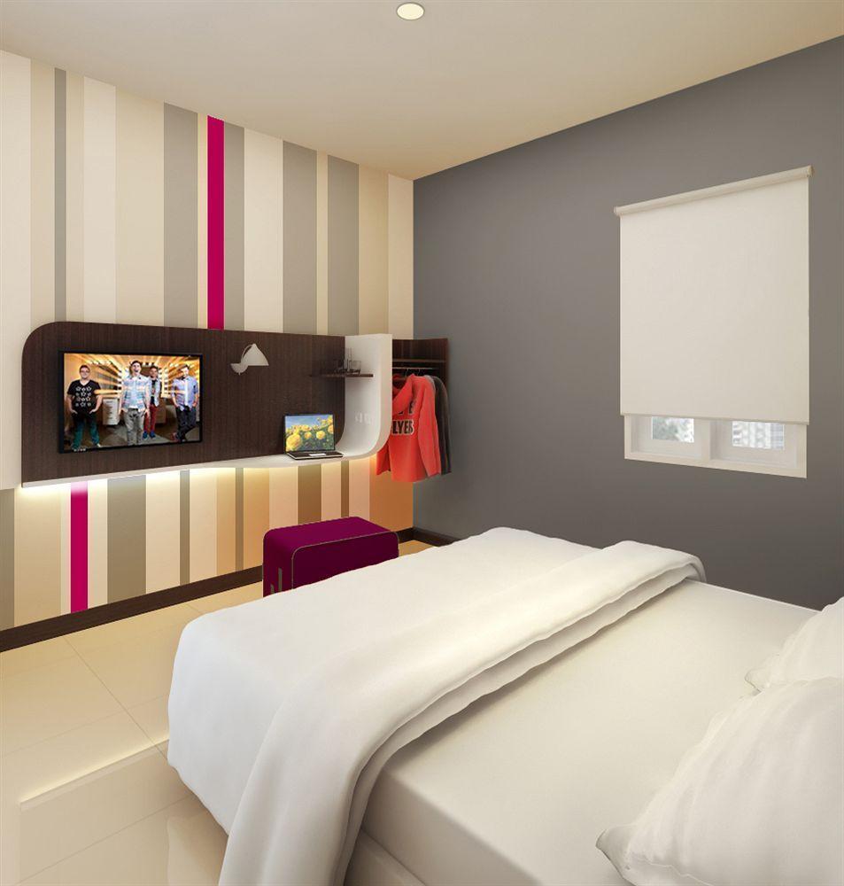 J Hotel Medan Exterior photo