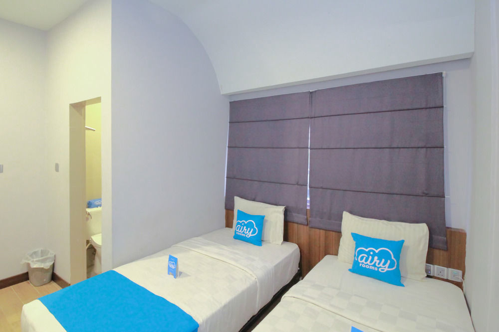 J Hotel Medan Exterior photo